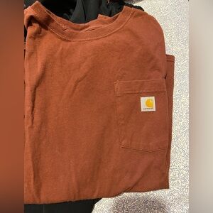 Carhartt burgundy t shirt